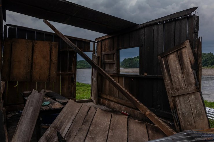 Наслідки авіаудару військових у Еквадорі