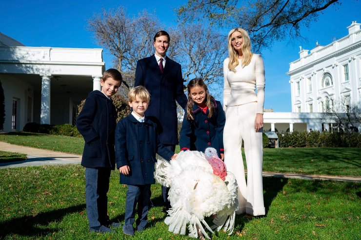 Иванка Трамп с семьей и помилованная индейка