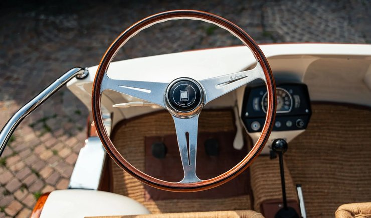 салон FIAT 600