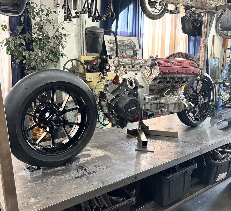 Двигун Ferrari HF355