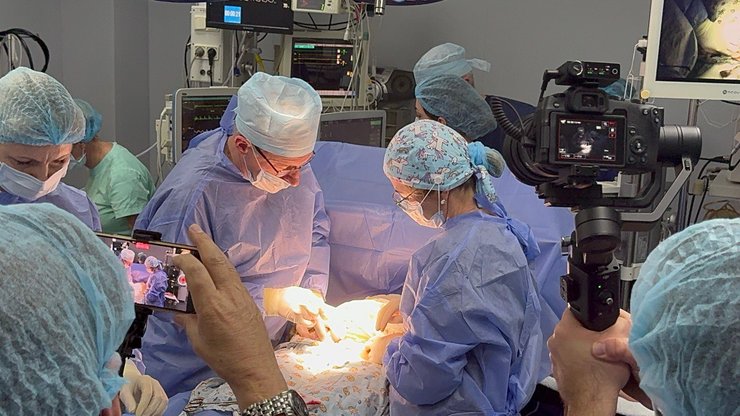 операция, первая в мире, новорожденный, хирурги, украинские хирурги, Киев, кардиохирургия, кардиохирургия