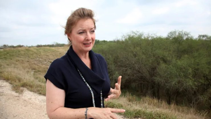 QAnon, Дональд Трамп, теории заговора, бабочки, Центр бабочек, Техас