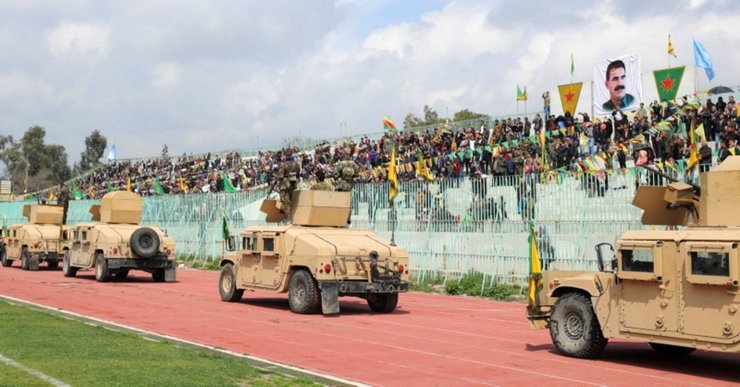 курдские вездеходы на параде
