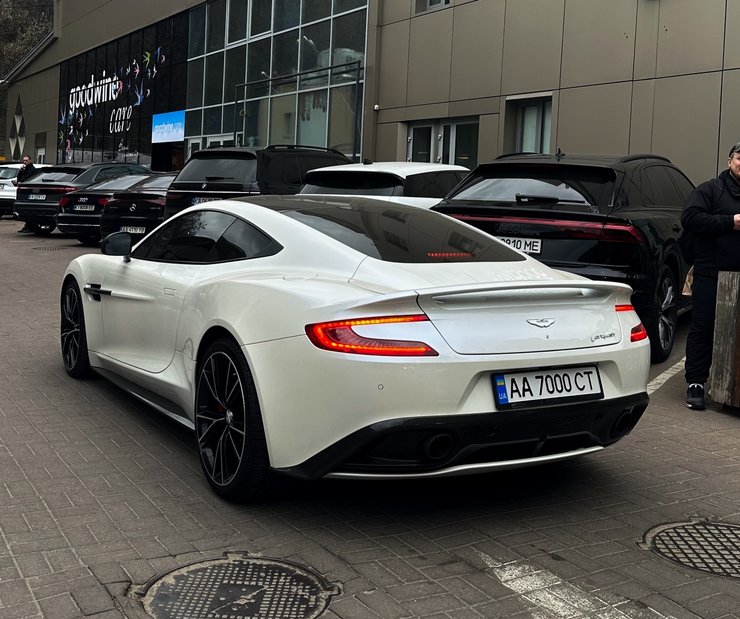 Aston Martin Vanquish 2014