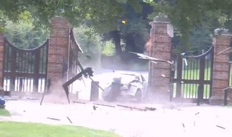 пьяный водитель, резиденция премьер-министра, дтп в британии