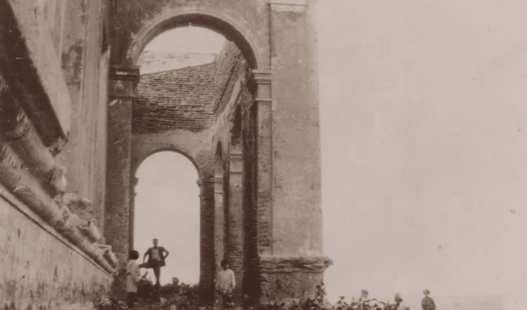 Отель-призрак, Mar del Sud, отель, гостиница, пустыня, песок, 100 лет под песком, Тайна под песком, исчезнувший отель, гостиница, легенда