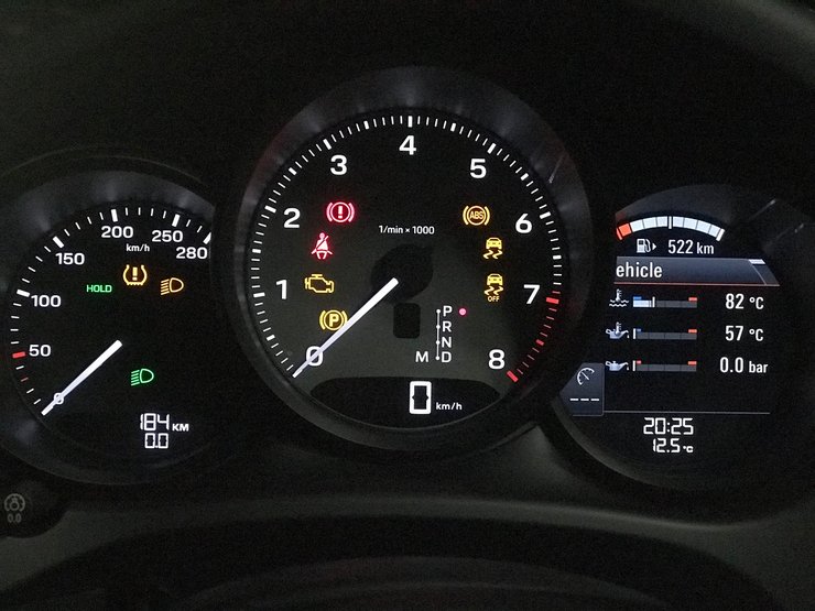 прилади Porsche Macan 2021, тест-драйв Польща, інтер'єр Порше Макан 2021