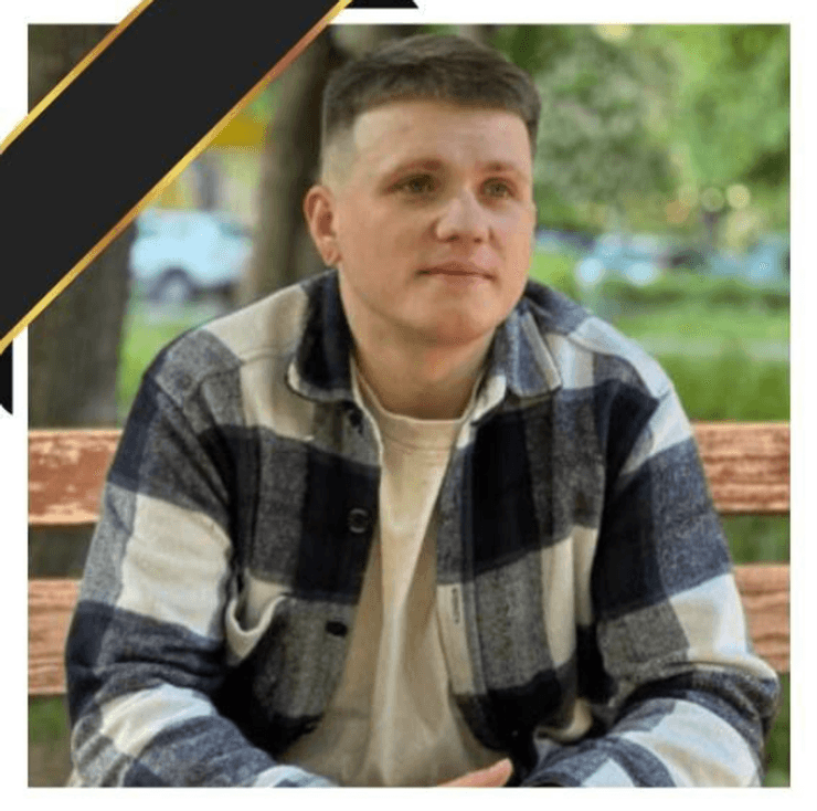 Батьки чекали на сина біля завалів у Києві