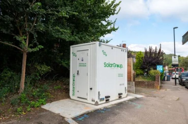 Продажа недвижимости, жилье, дом, скандал из-за общественного туалета, курьезы, Бретт Кэмп