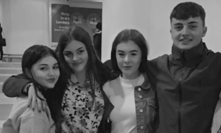 Женщина сделала шокирующее открытие, необычная находка, спрятанные документы, переезд, девушку удочерили, девушка нашла родственников