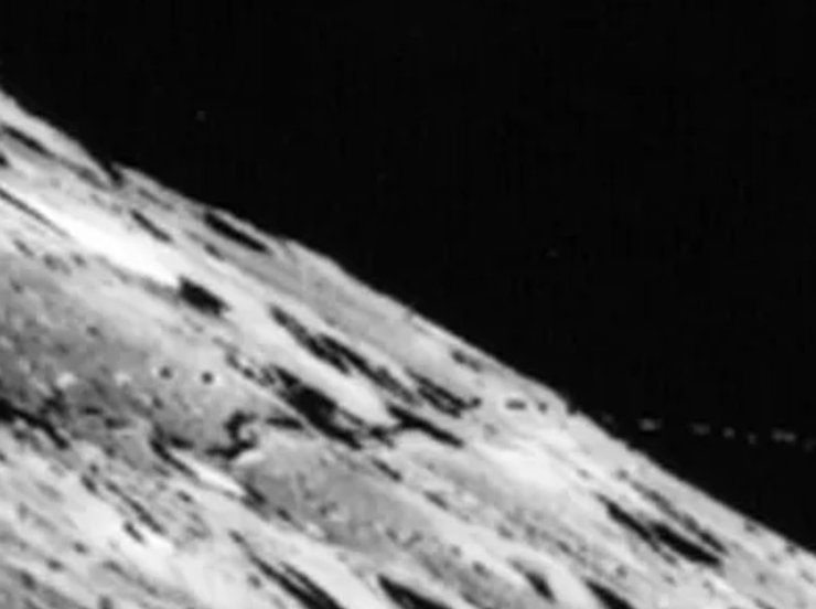 місяць, дослідження місяця, об'єкти на місяці, артефакти на місяці, що знайшли на місяці, місяцехід