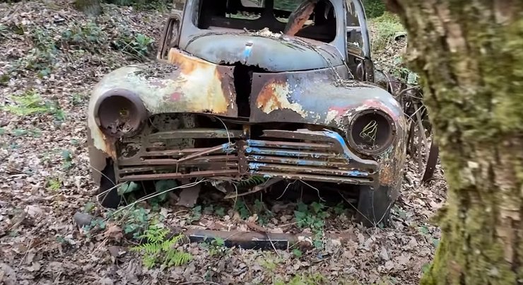 Peugeot 203, кладбище авто, ретро авто, старинные авто, Citroen DS, Mercedes W110