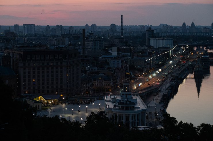 В Киеве до сих пор нет графиков отключения света, ведь город живет по аварийным отключениям