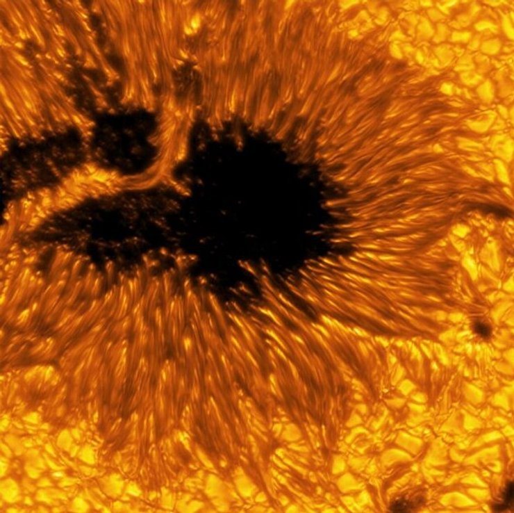 Солнце, поверхность Солнца, солнечное пятно