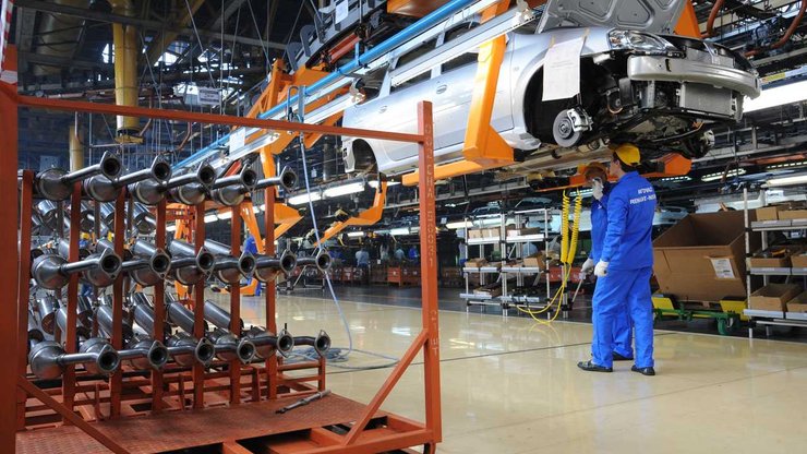 продажі авто в Росії, продажу авто в Росії, авторинок Росії, санкції проти Росії, ціни на автомобілі в Росії