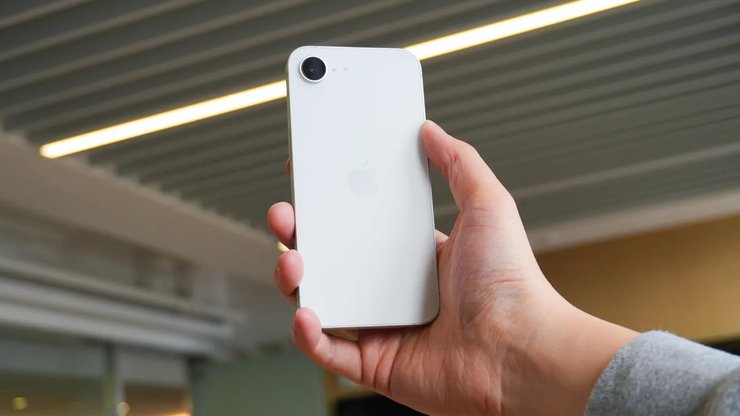 Apple iPhone 17e