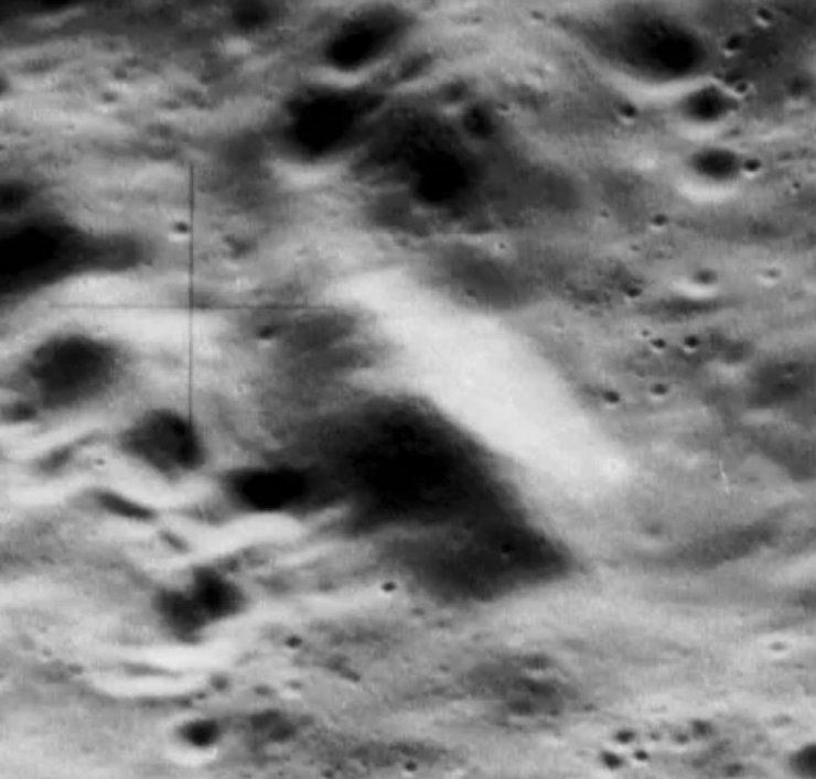 платформа архімеда, місяць, місячний кратер, місяць, дослідження місяця, об'єкти на місяці, артефакти на місяці, що знайшли на місяці, місяцехід