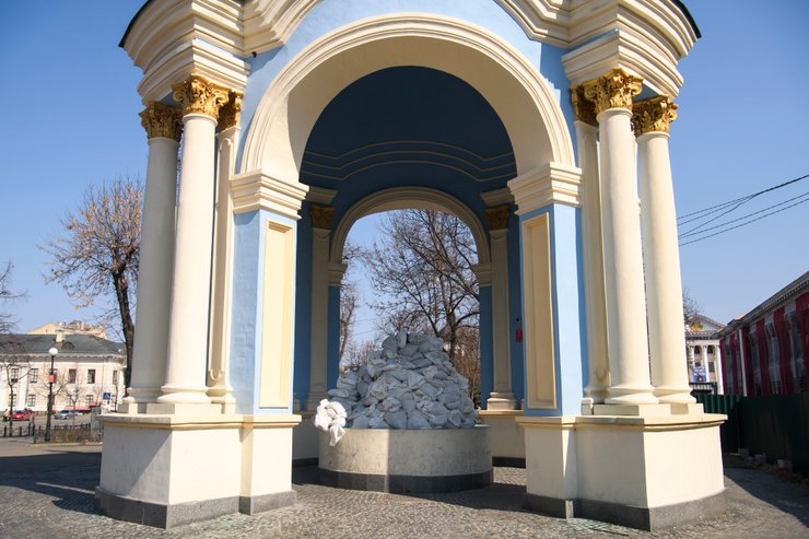 война, обстрелы, как защищают памятники от обстрелов, война памятники архитектуры, война обстрелы памятников