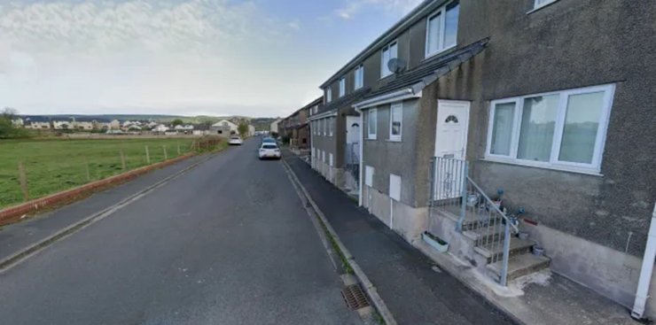 Поліція перекрила вулицю, евакуація мешканців, покинули будинки, 53 будинки, підозрілий предмет, робота саперів, загроза для мешканців