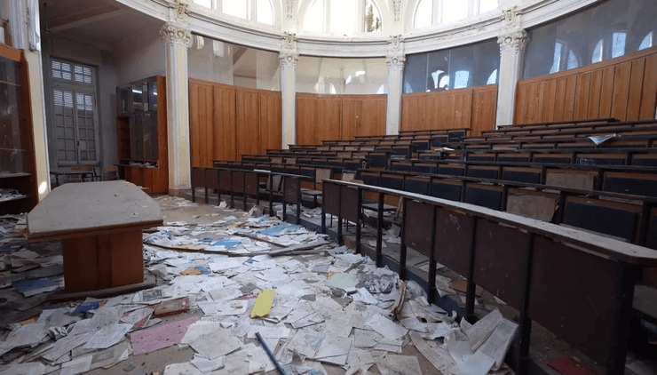 Заброшенный дворец в Италии, роскошный дворец, Рай у моря, разрушается и гниет, устраивали балы, показы мод, остались руины