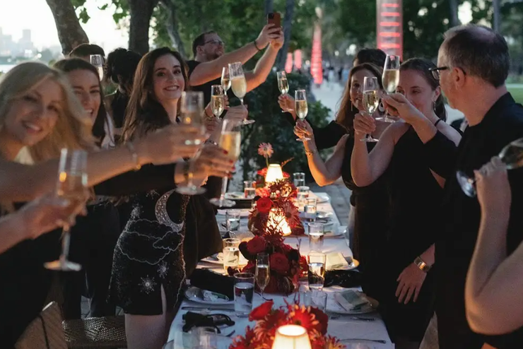 Блогер Сабриан Филипп из США, празднование развода, интересные истории, любовь, отношения, курьезы