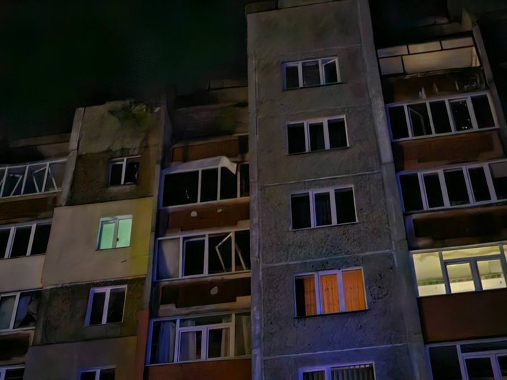 ВС РФ попали в девятиэтажку в Чернигове