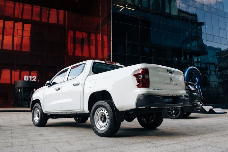 пікап Peugeot Landtrek