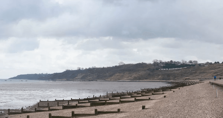 Город в Англии, Ширнесс, город-призрак, портовый город, остров, адский остров, страдает от преступности, миллион, наркотики