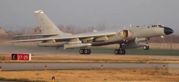 бомбардировщик НОАК