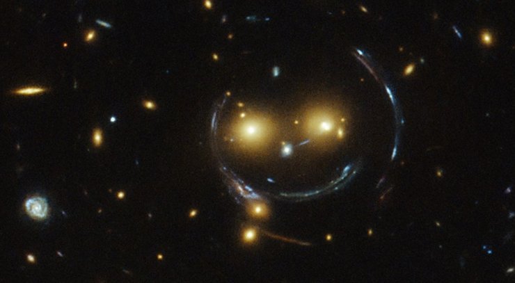 гравитационное линзирование