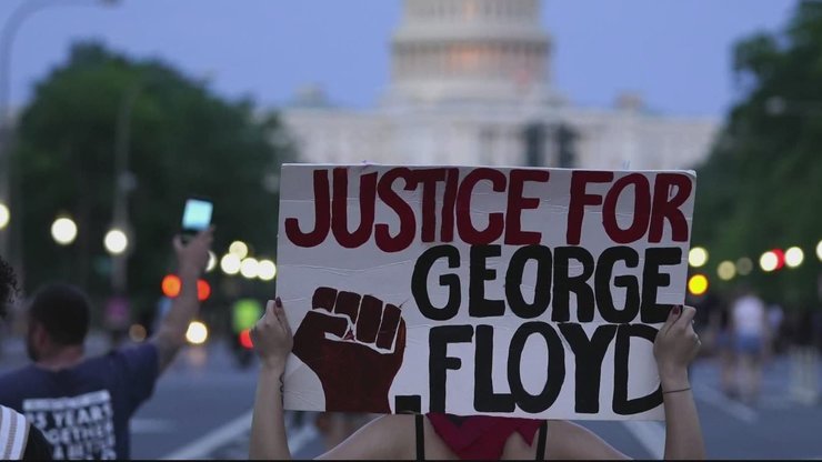 Після вбивства Джорджа Флойда "чорна" Америка збунтувалася