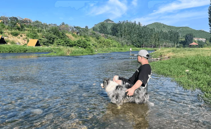 Самолет, 8800 км, самая длинная поездка, самый длинный полет, парень летает на самолете на учебу, студент, перелет, еженедельные полеты