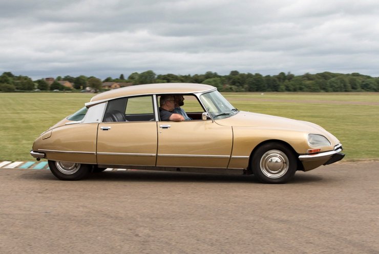 Электрический Citroen DS сохранил гидропневматическую подвеску.