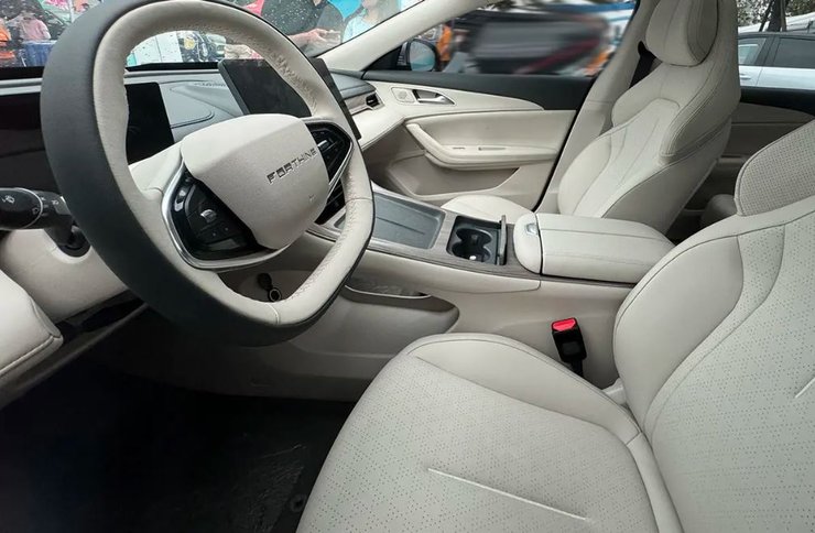 салон Dongfeng Forthing Xinghai S7, Dongfeng Forthing, электромобиль Dongfeng, китайский электромобиль