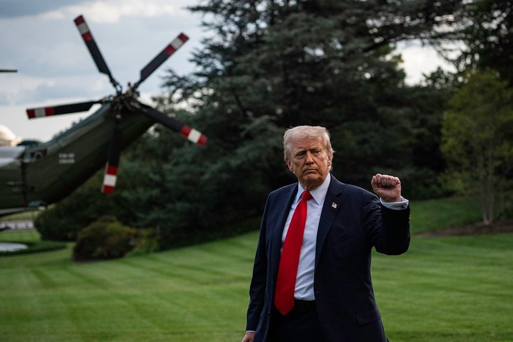 Дональда Трампа заподозрили в том, что он перенес микроинсульт