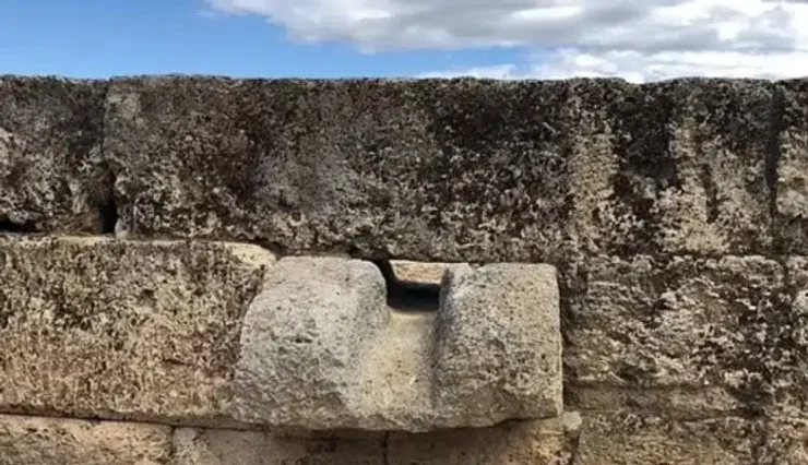 Открытие ванной комнаты Александра Македонского, Александр Македонский, археология, история, раскопки, Раскопки Древнего Македонского царства, Археологический памятник