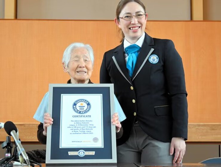 Жінка отримала ліцензію перукаря в 1936 році