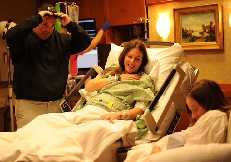 Близнюки народилися з різницею в 4 місяці, близнюки, каліфорнійські близнюки, сурогатне материнство, несподівана вагітність, брат і сестра, немовлята