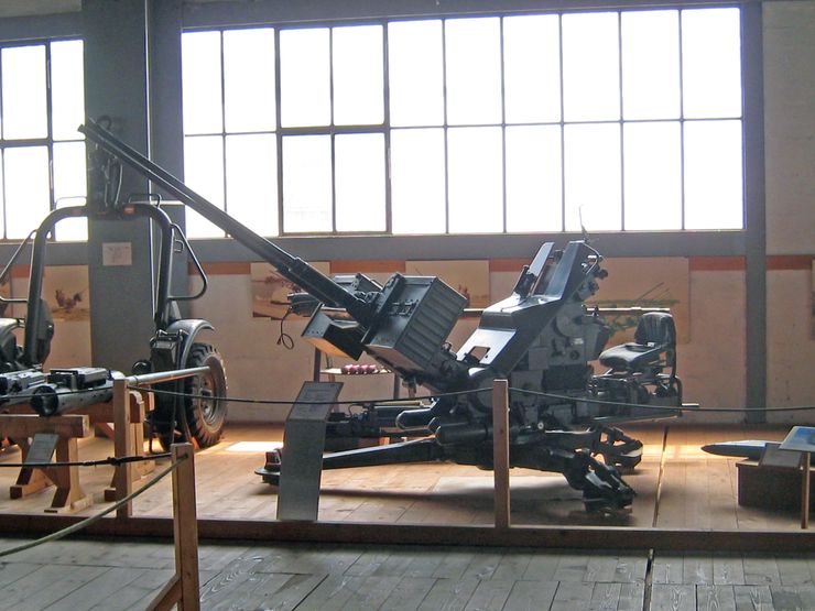 Пушка Swiss HS.820 в конфигурации HS.666A