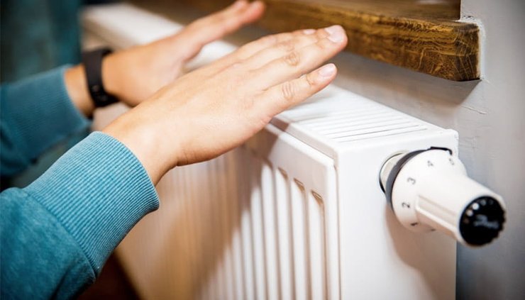 У деяких будинках підключення до тепла можуть затримати — все залежить від керівної компанії і рівня накопиченого мешканцями боргу