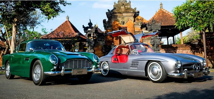 Aston Martin DB5 і Mercedes 300 SL Gullwing