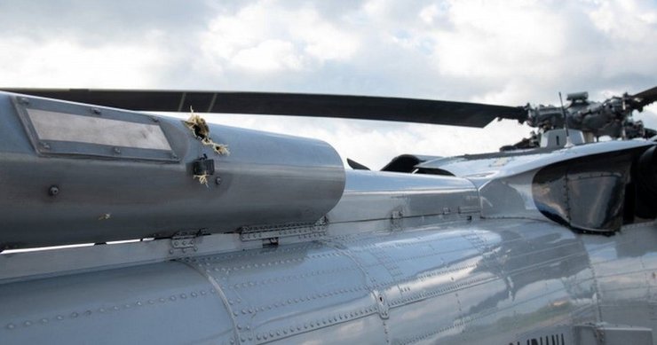 Сліди від куль на вертольоті президента Колумбії