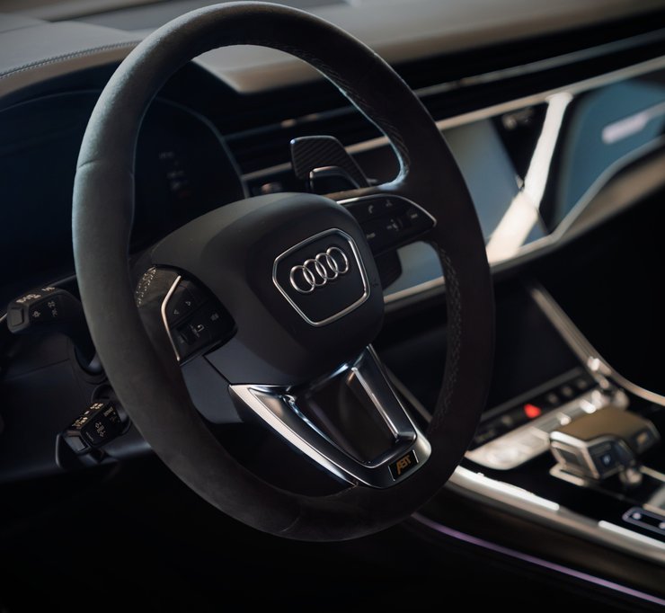 салон Audi RS Q8