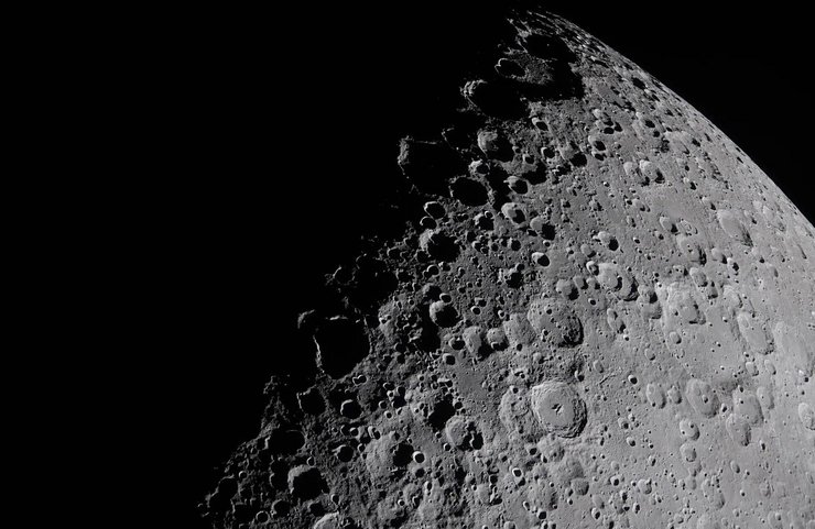 Артеміда 2 Місяць