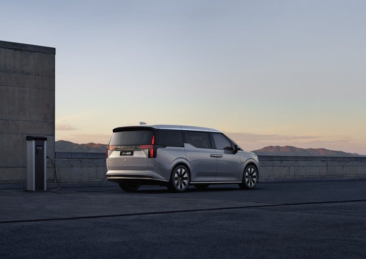 новый Volvo EM90, Volvo EM90, минивэн Volvo, Volvo EM90 2024, электромобиль Volvo