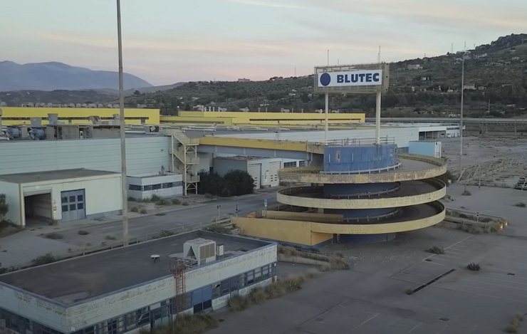 завод фиат, конвейер завода, завод Fiat, заброшенный завод