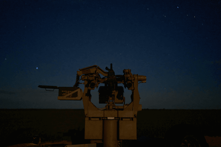 Турель Sky Sentinel вночі