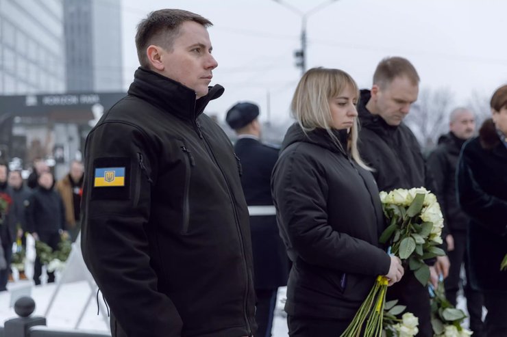 кладовище, квіти, мвд