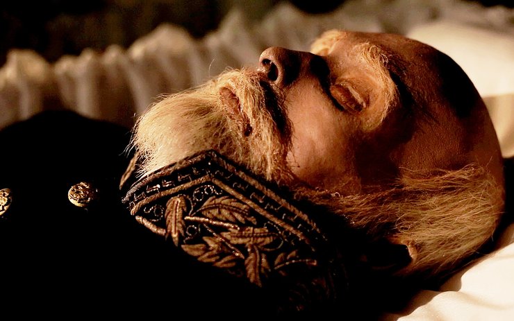 ОТЕЦ ПОЛЕВОЙ ХИРУРГИИ. В усыпальнице Пирогова дают клятву Гиппократа студенты Винницкого медуниверситета