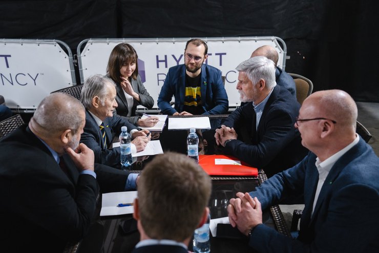 Петр Павел, крымские татары, Киев, убежище